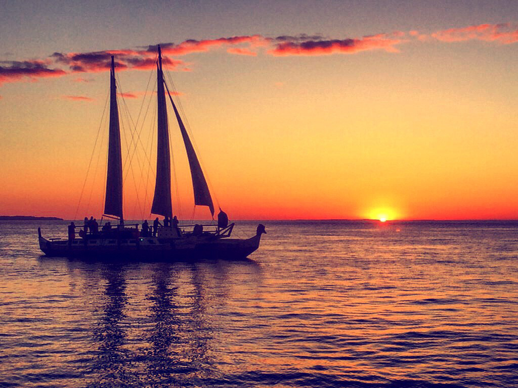 Mon Tiki Largo in Fort Pond Bay for sunset